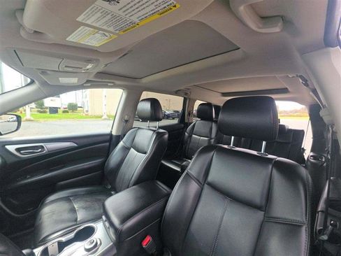 Used 2017 Nissan Pathfinder SL w/ SL Premium Package image 3