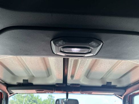 Used 2018 Jeep Wrangler Unlimited Sport S AWD/4WD image 23