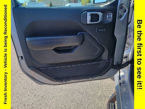 Used 2018 Jeep Wrangler Unlimited Sport S AWD/4WD image 10