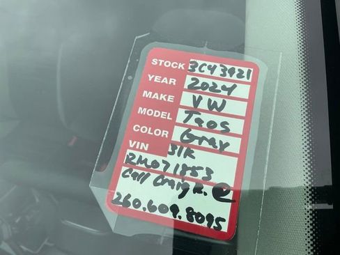 Used 2024 Volkswagen Taos SEL image 37