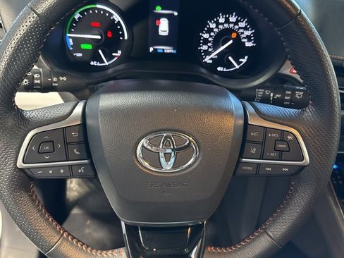 Used 2021 Toyota Sienna XSE image 36