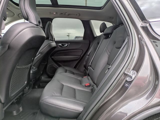 Used 2023 Volvo XC60 B5 Plus FWD image 15