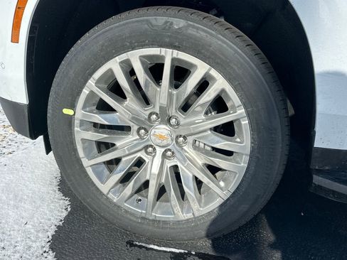 New 2026 Chevrolet Suburban Premier w/ Sun And Tow Package image 25