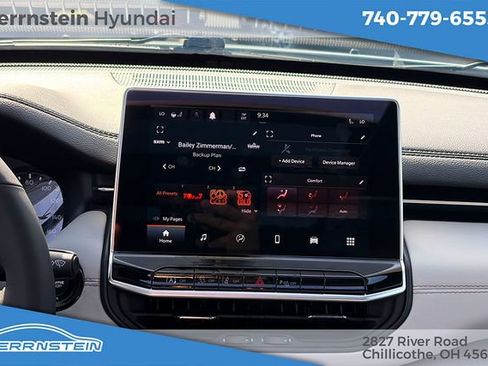 Used 2023 Jeep Compass Limited w/ Sun and Sound Group AWD/4WD image 9
