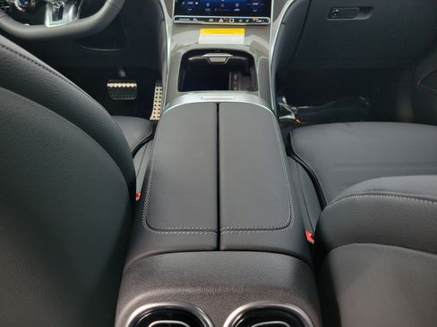 New 2026 Mercedes-Benz GLC 43 AMG 4MATIC image 9