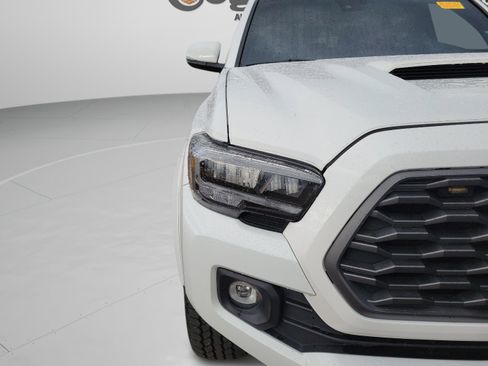 Used 2022 Toyota Tacoma TRD Sport image 11