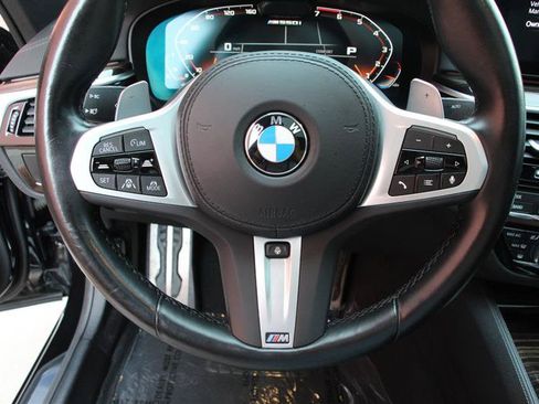 Used 2023 BMW M550i xDrive AWD/4WD image 25