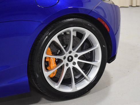New 2026 McLaren Artura RWD image 7