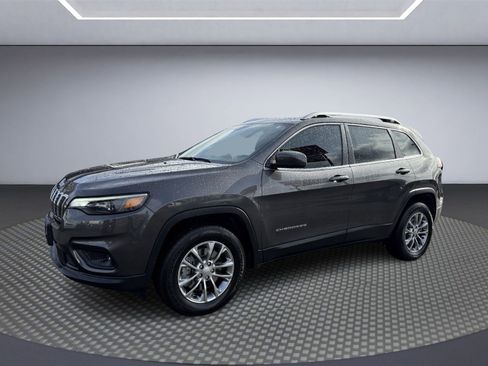 Used 2019 Jeep Cherokee Latitude Plus w/ Comfort/Convenience Group AWD/4WD image 2