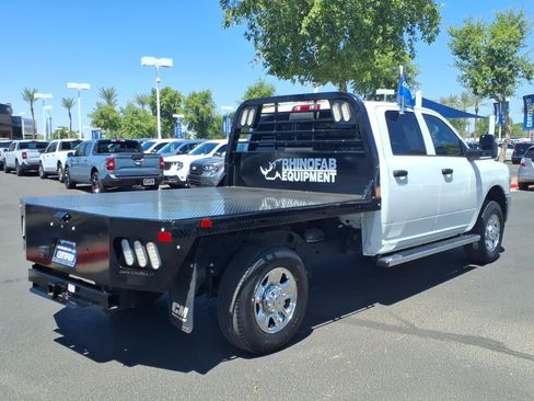 Used 2024 RAM 2500 Tradesman w/ Chrome Appearance Group AWD/4WD image 4