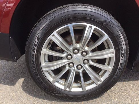 Used 2018 Cadillac XT5 Luxury w/ Driver Awareness Package AWD/4WD image 46