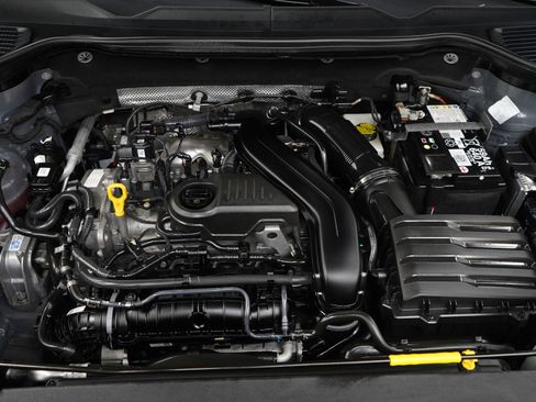 Used 2024 Volkswagen Taos SE AWD/4WD image 29