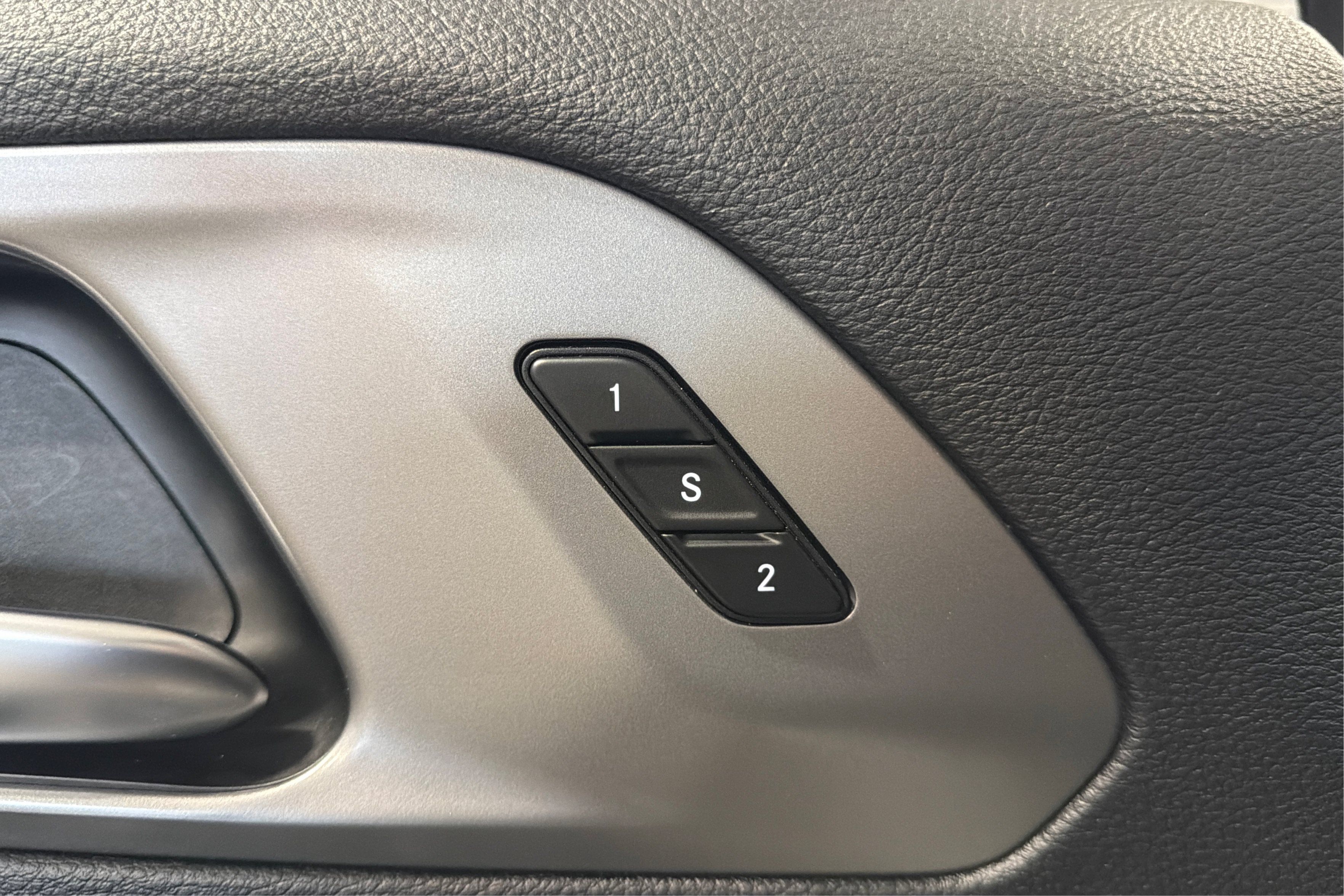 Used 2025 Chrysler Pacifica Select FWD image 17