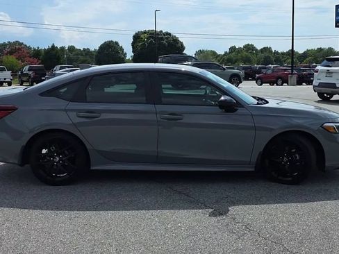 Used 2025 Honda Civic Sport image 9