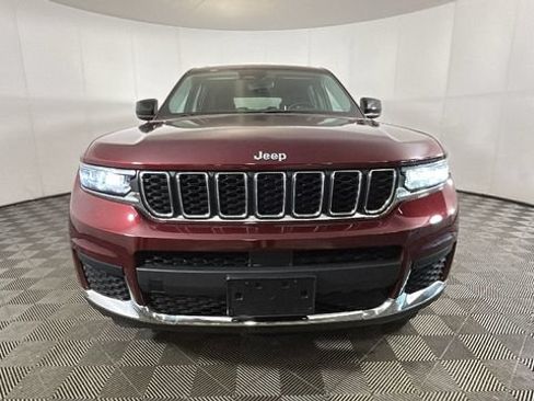 Used 2022 Jeep Grand Cherokee L Laredo w/ Luxury Tech Group I AWD/4WD image 8