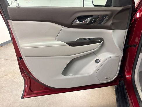 Used 2017 GMC Acadia SLT w/ LPO, Floor Liner Package image 22