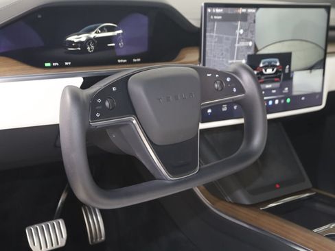 Used 2023 Tesla Model X AWD/4WD image 6