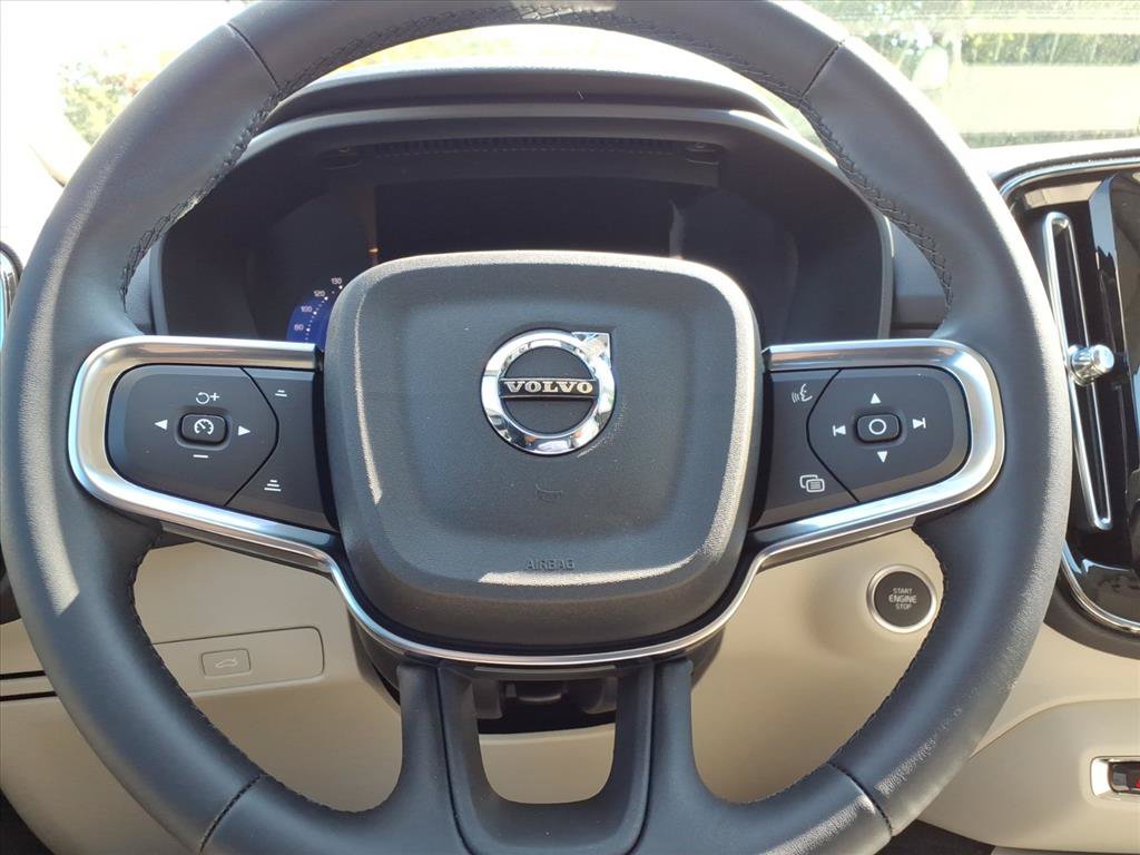 New 2026 Volvo XC40 B5 Plus w/ Protection Package Premier AWD/4WD image 24