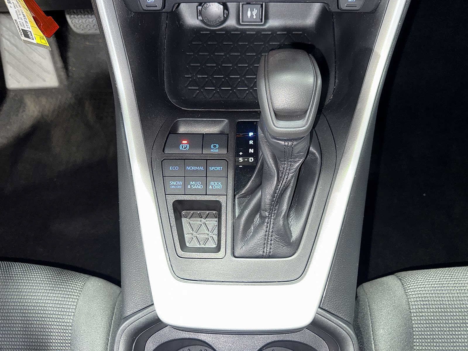 Used 2019 Toyota RAV4 LE AWD/4WD image 29