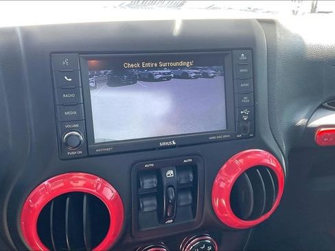 Used 2018 Jeep Wrangler Unlimited Altitude image 18