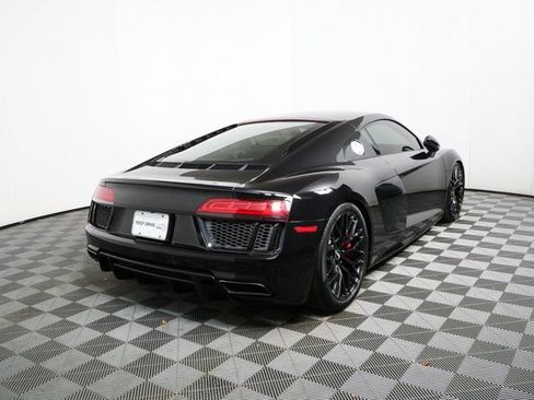 Used 2018 Audi R8 V10 w/ Premium Package image 3