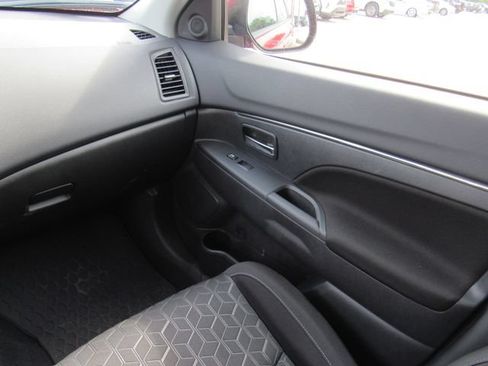 Used 2024 Mitsubishi Outlander Sport ES AWD/4WD image 17