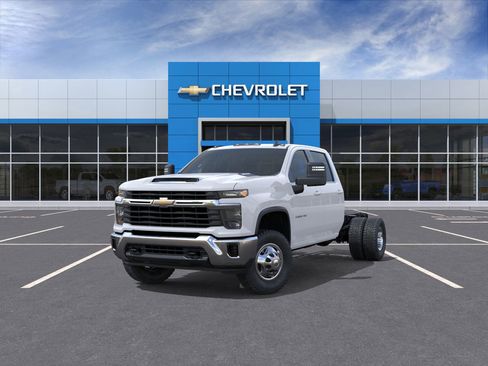 New 2026 Chevrolet Silverado 3500 LT w/ Convenience Package image 8