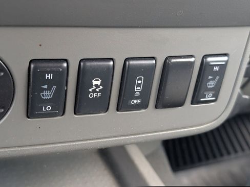 Certified 2020 Nissan Frontier SV w/ Midnight Edition Floor Mats RWD image 17