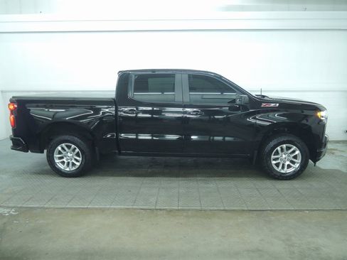 Used 2021 Chevrolet Silverado 1500 RST image 2