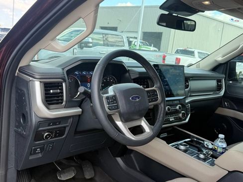 Used 2024 Ford Expedition Max XLT AWD/4WD image 4
