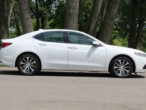 Used 2017 Acura TLX FWD image 8
