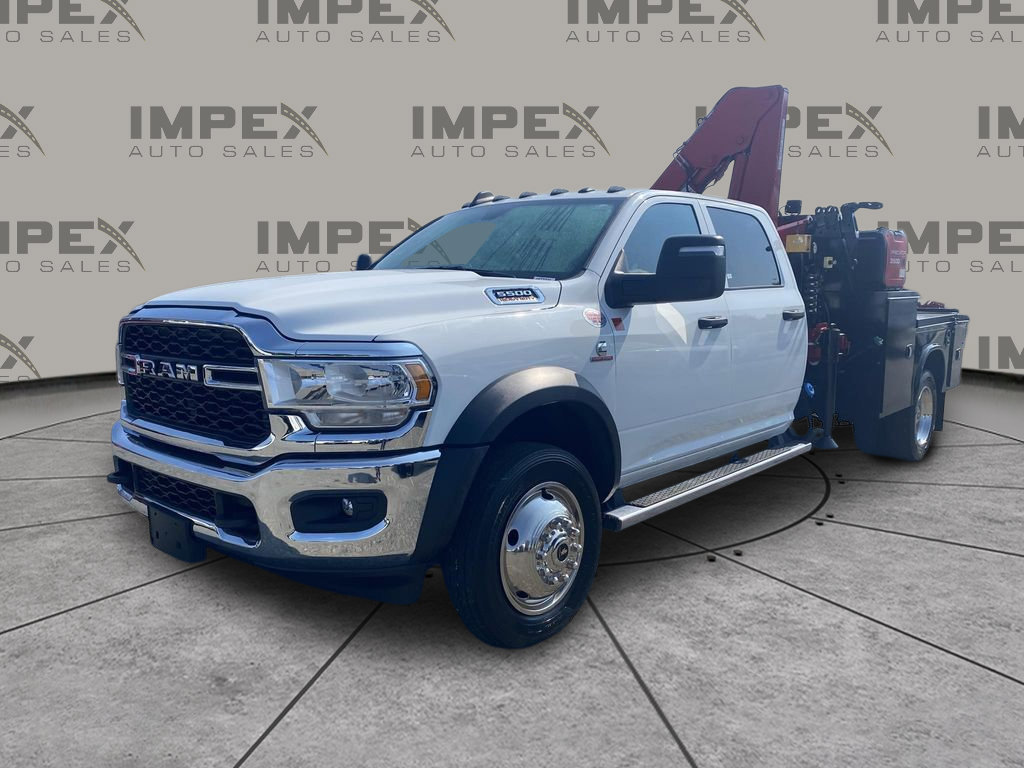 Used 2024 RAM 5500 Tradesman w/ Chrome Appearance Group AWD/4WD image 1