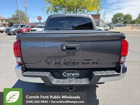 Used 2018 Toyota Tacoma TRD Off-Road AWD/4WD image 6