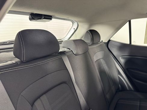 Used 2025 Hyundai Venue SEL image 30