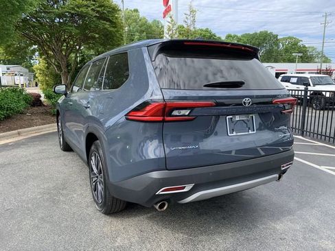 Used 2024 Toyota Grand Highlander AWD Hybrid image 6