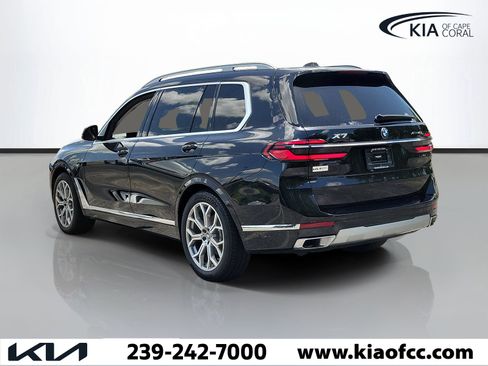 Used 2023 BMW X7 xDrive40i AWD/4WD image 4