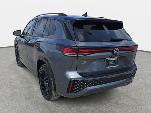New 2026 Volkswagen Tiguan SE R-Line FWD image 7