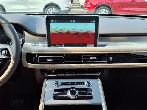 Certified 2023 Lincoln Aviator 2WD image 9