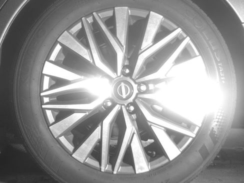 Used 2025 Nissan Altima 2.5 SV FWD image 14