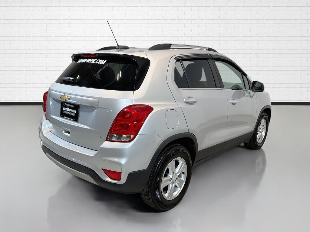 Used 2019 Chevrolet Trax LT w/ LT Convenience Package FWD image 9