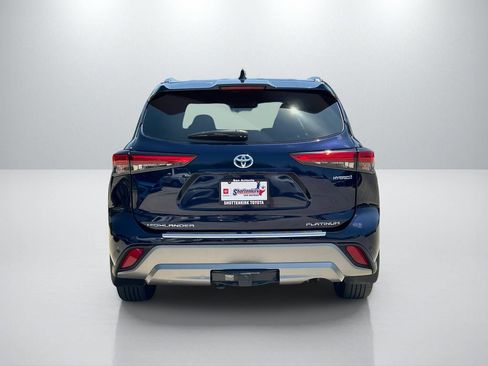 Used 2023 Toyota Highlander Platinum FWD image 6