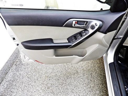 Used 2013 Kia Forte EX FWD image 7