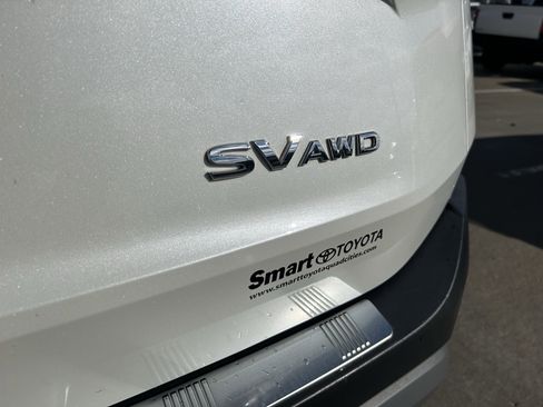 Used 2023 Nissan Rogue SV image 14