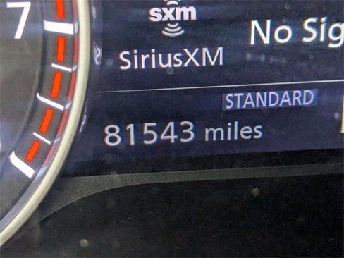 Used 2022 Nissan Pathfinder SL image 18