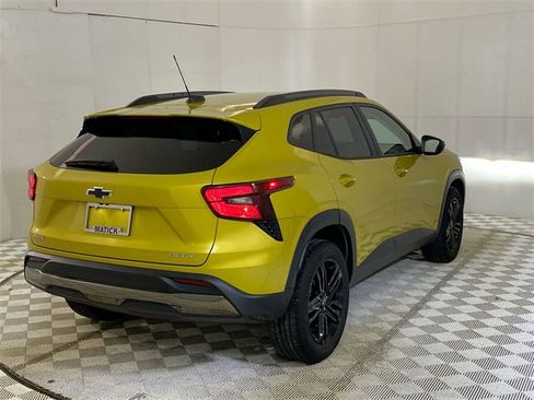 Used 2024 Chevrolet Trax ACTIV w/ Sunroof Package image 11