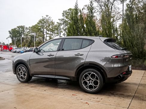 Used 2025 Alfa Romeo Tonale image 7