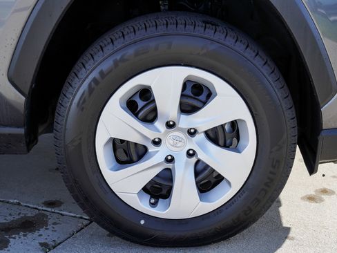 Certified 2024 Toyota RAV4 LE AWD/4WD image 10