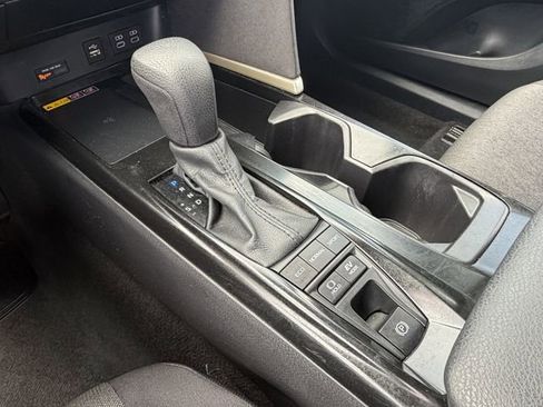 Used 2025 Toyota Camry LE FWD image 17