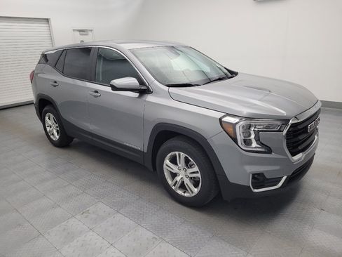 Used 2024 GMC Terrain SLE AWD/4WD image 11