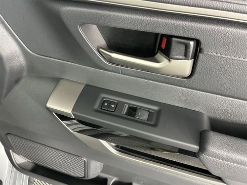 Used 2025 Toyota Tundra Limited image 34